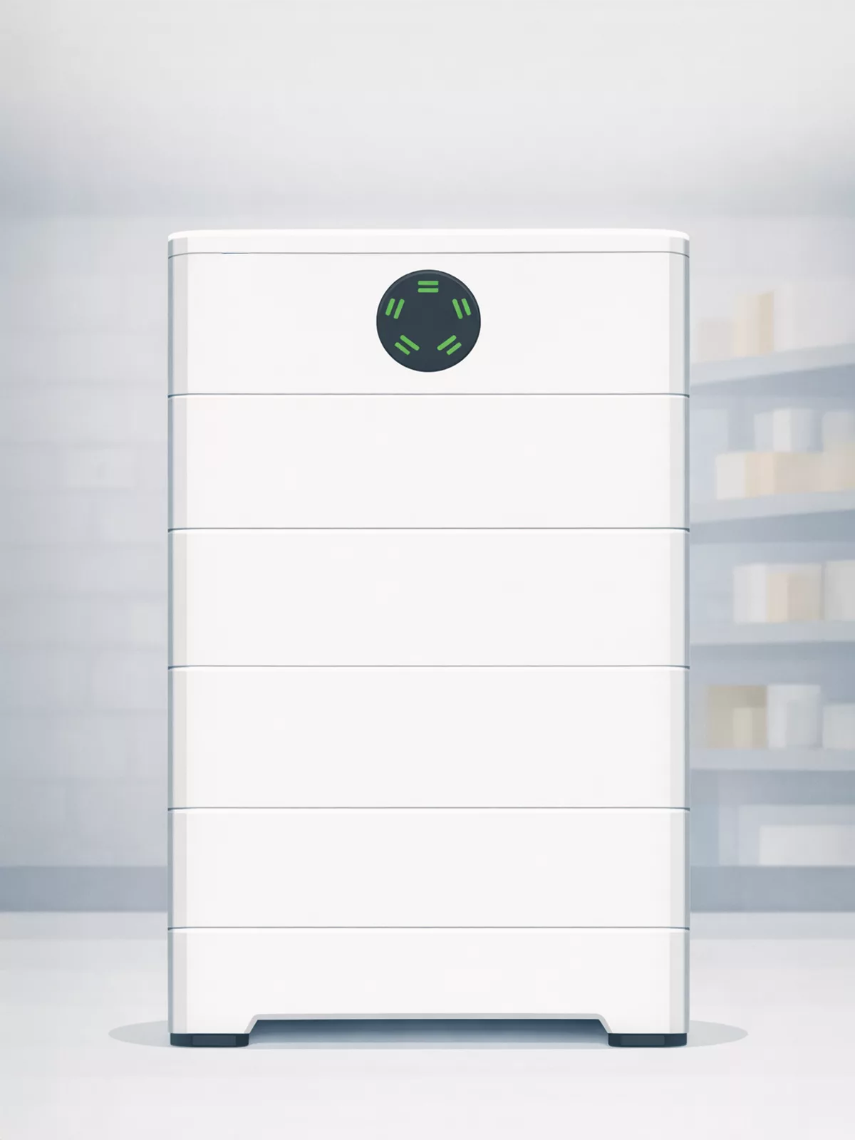 Batteriespeicher für Photovoltaik. Im hintergrund verschwommener Kellerraum